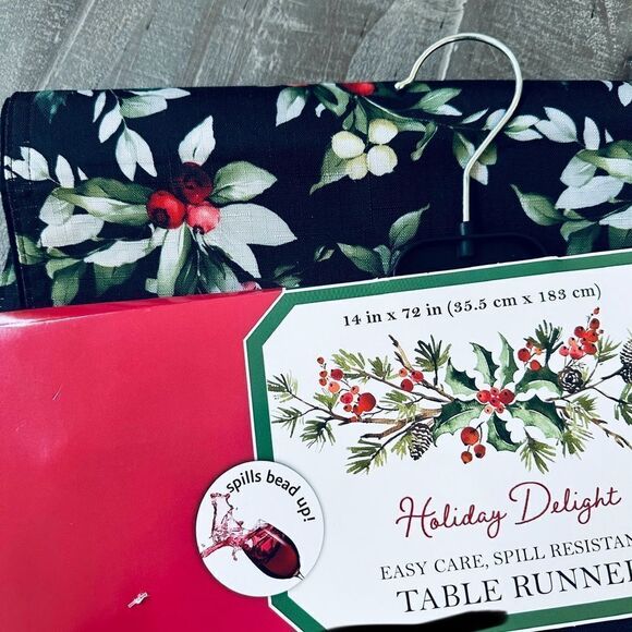 Christmas Table Runner Holly Floral Botanical Print - Picture 2 of 3